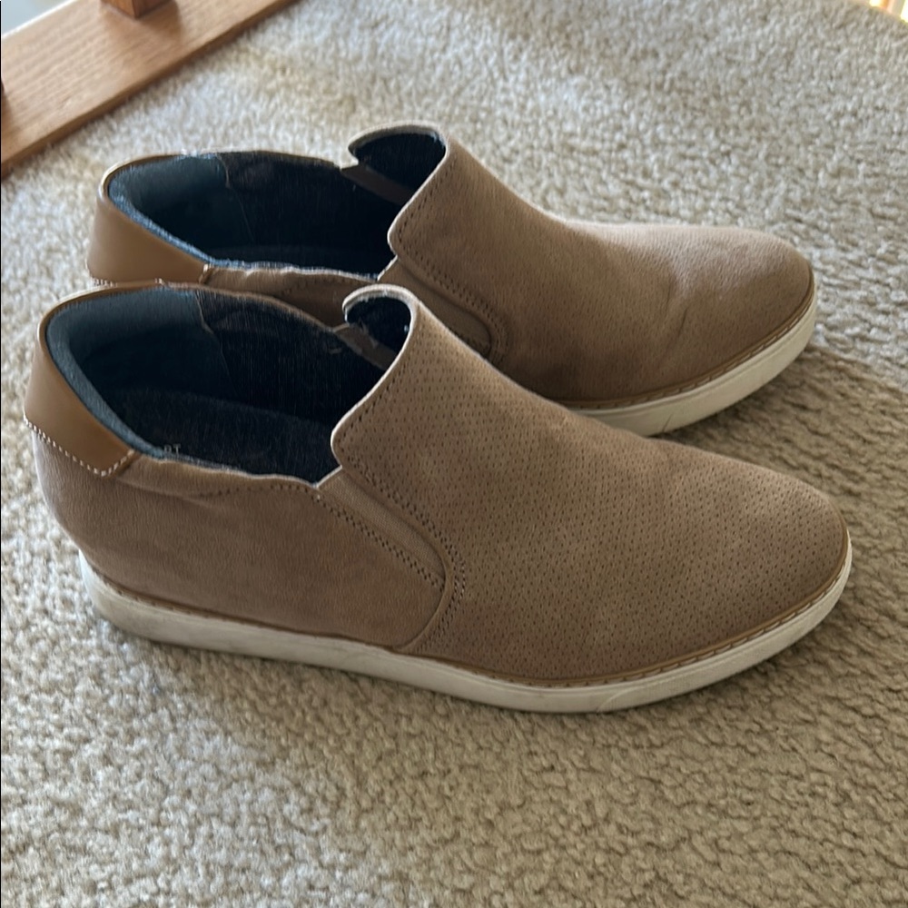 Women’s Casual Slip-On Shoes - Tan
